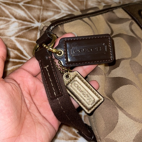 Coach Courier Vintage Bonnie Cashin Bag Glovetanned Leather  VINTAGE Coach extendable satchel. IN PERFECT CONDITION.